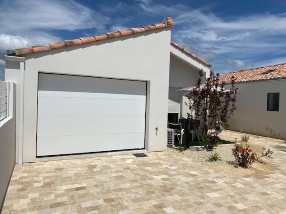 Maison Neuve Zone Coulee Verte Menant A L'Ocean Saint Gilles Croix de vie Exterior foto