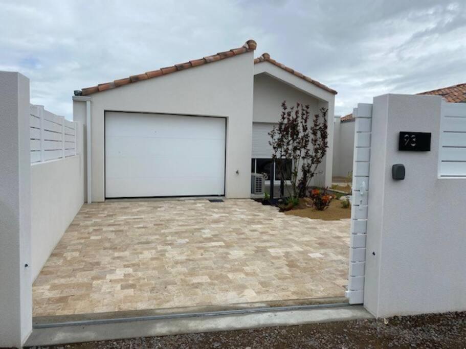 Maison Neuve Zone Coulee Verte Menant A L'Ocean Saint Gilles Croix de vie Exterior foto