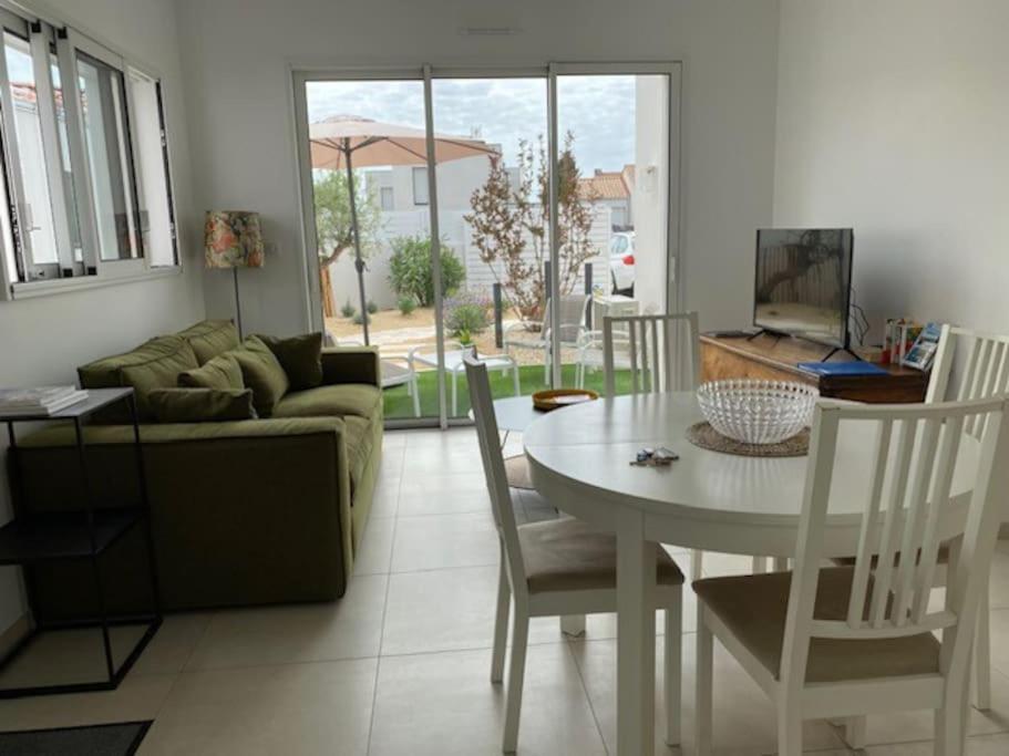 Maison Neuve Zone Coulee Verte Menant A L'Ocean Saint Gilles Croix de vie Exterior foto