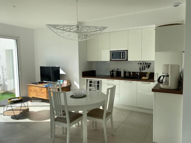 Maison Neuve Zone Coulee Verte Menant A L'Ocean Saint Gilles Croix de vie Exterior foto