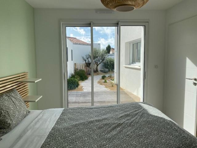 Maison Neuve Zone Coulee Verte Menant A L'Ocean Saint Gilles Croix de vie Exterior foto