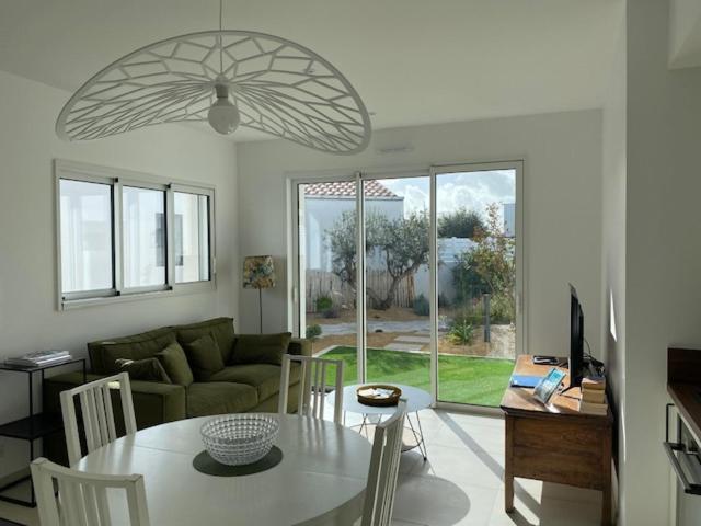 Maison Neuve Zone Coulee Verte Menant A L'Ocean Saint Gilles Croix de vie Exterior foto