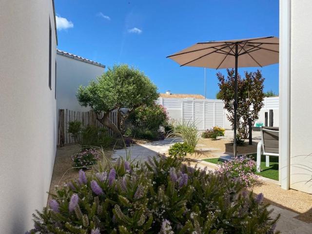 Maison Neuve Zone Coulee Verte Menant A L'Ocean Saint Gilles Croix de vie Exterior foto