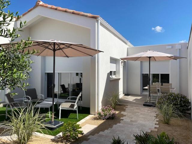 Maison Neuve Zone Coulee Verte Menant A L'Ocean Saint Gilles Croix de vie Exterior foto